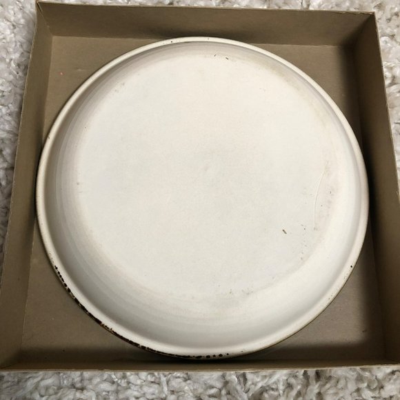 Pennsylvania Dutch Pie Plate Pfaltzgraff Pottery 9" NOS Original Box - Picture 3 of 6